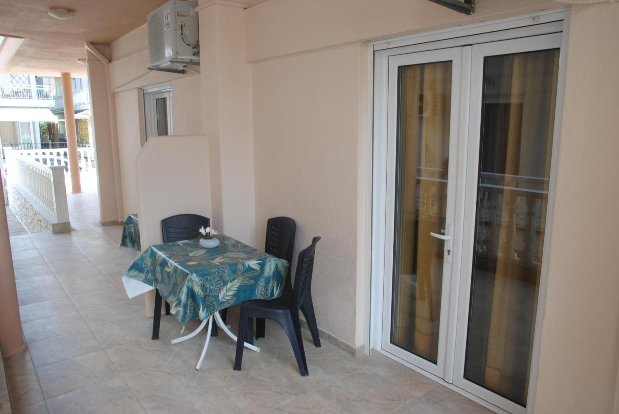 Light Blue Paralia Apartments 외부 사진