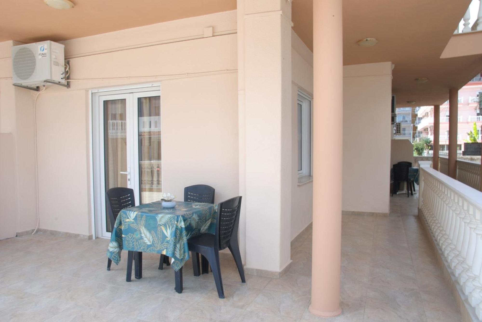 Light Blue Paralia Apartments 외부 사진