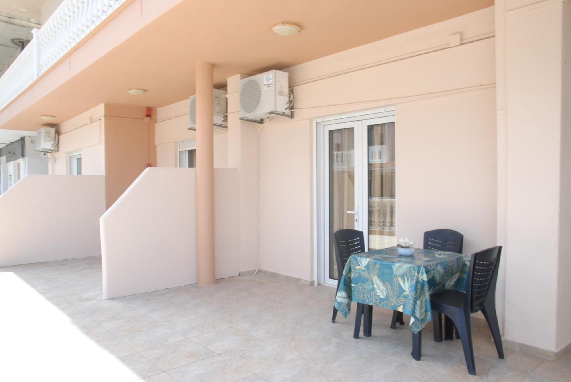 Light Blue Paralia Apartments 외부 사진